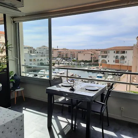 Apartment T2 Vue Marina Plages A Pied